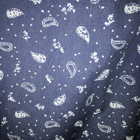 XL IZOD Short Sleeve Button Down Shirt - Picture 3 of 3